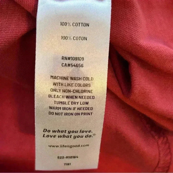 Life Is Good Short Sleeve Crewneck Flag Tee - Picture 4 of 4